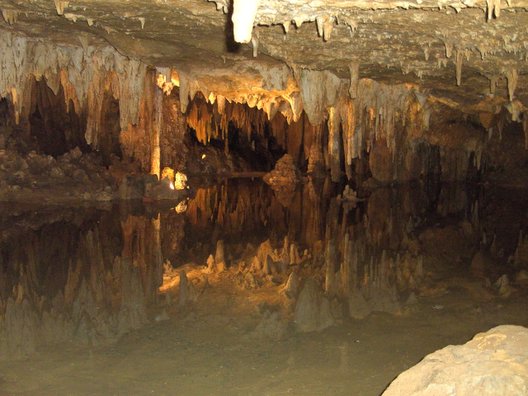 This is more reflective water in Luray Caverns, like in <a href=photos.php?img=20>this photo</a>. However, in this one, you can more clearly see the water.